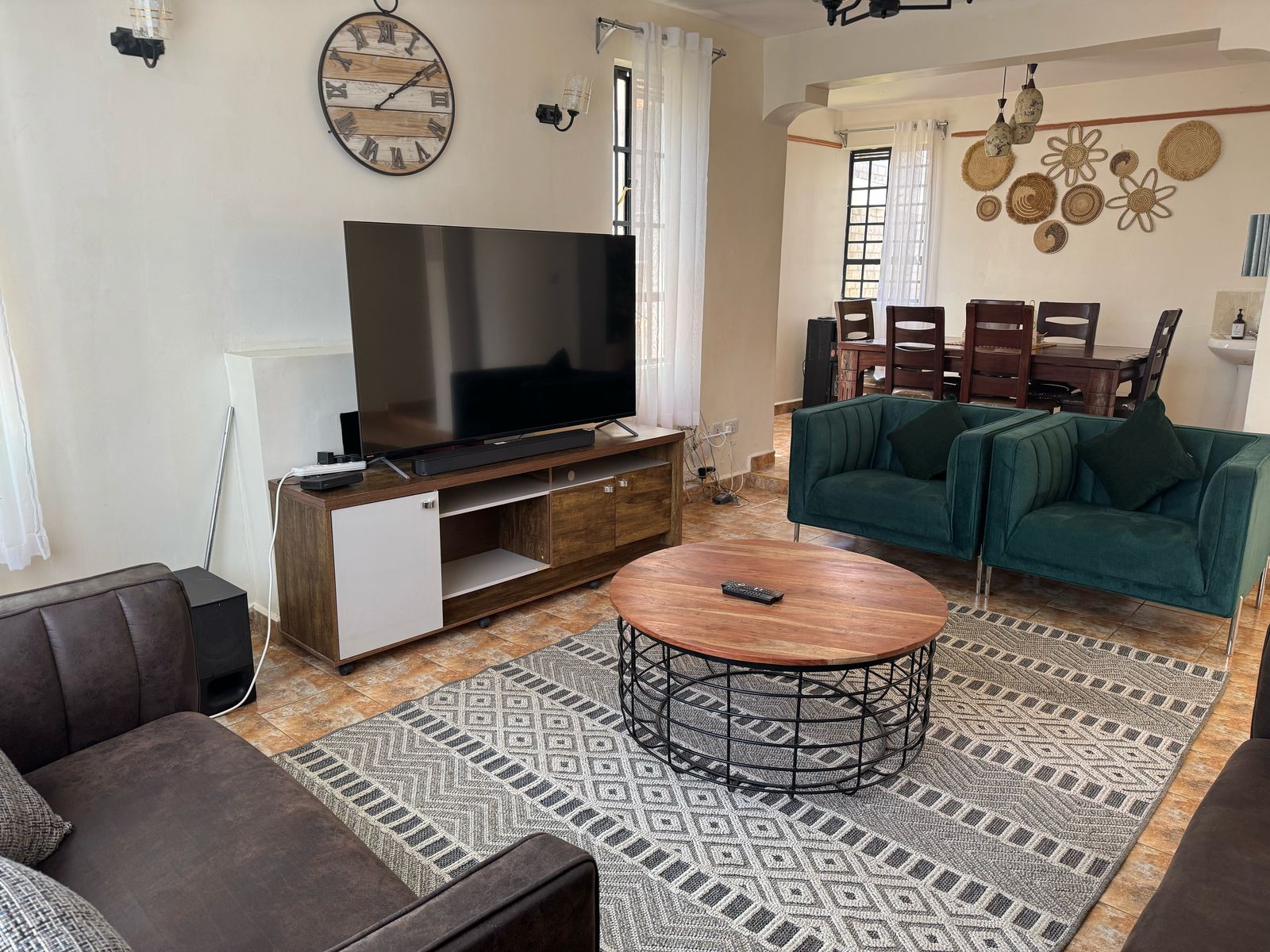 Desire: Spacious Lounge Retreat